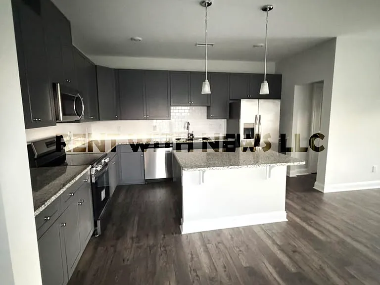 529 Eversden Dr — Photo 7
