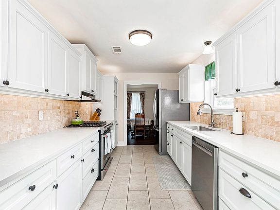 4th image of 10859 Cal Rd