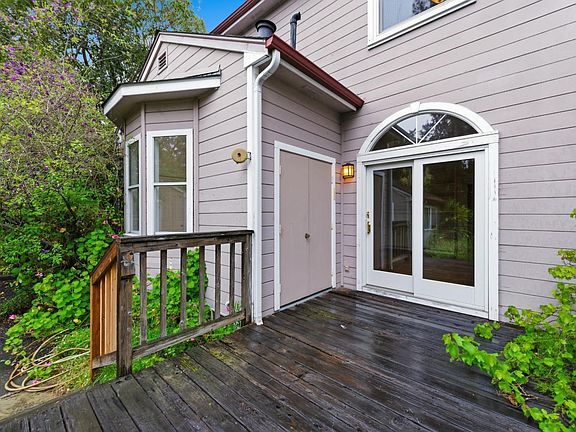 3rd image of 1347 Calistoga Avenue