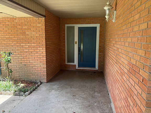 4th image of 8102 Dellanera Dr