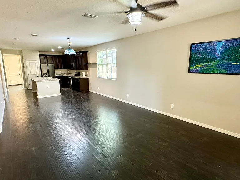 233 N Crosscreek Dr — Photo 7