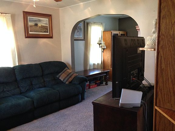 4th image of 205 S Carver St
