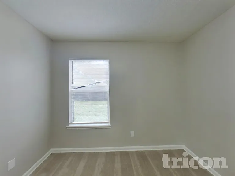 341 Silent Brook Trl — Photo 15