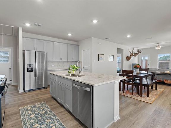 2nd image of 207 Greenbriar Dr #207