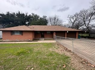 913 N 9th St, Midlothian, TX 76065