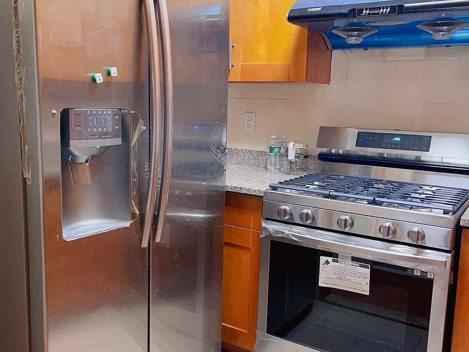 1st image of 2858 W 20th St