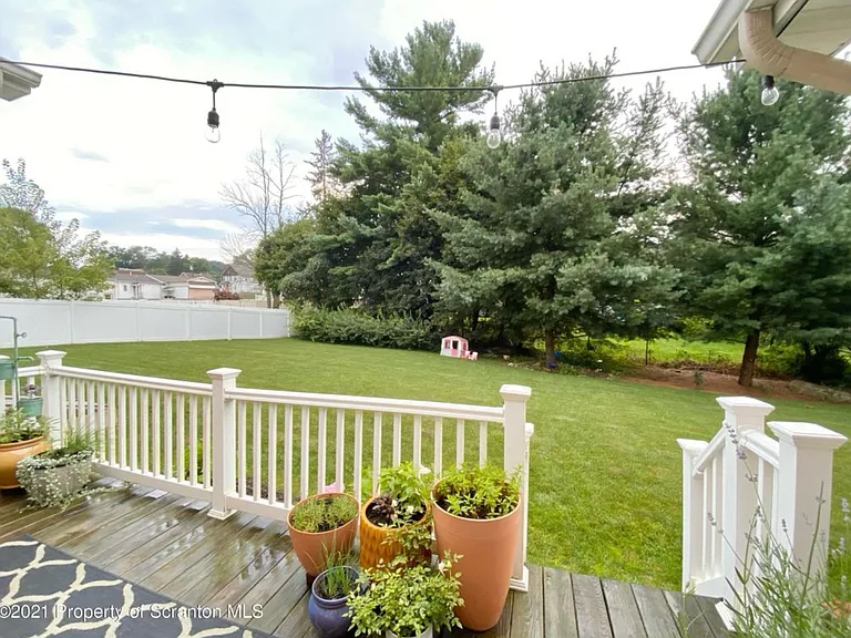 103 Wisteria Ln — Photo 9