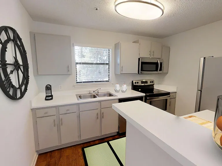 Village Gate Apartments — Photo 32