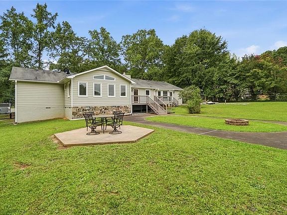 2nd image of 45 Ashlee Ct