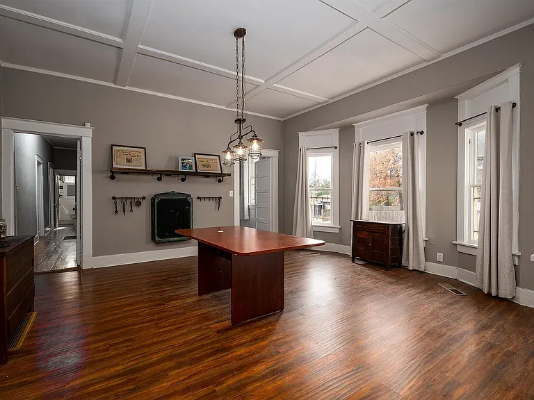 1347 Harbert Ave — Photo 5