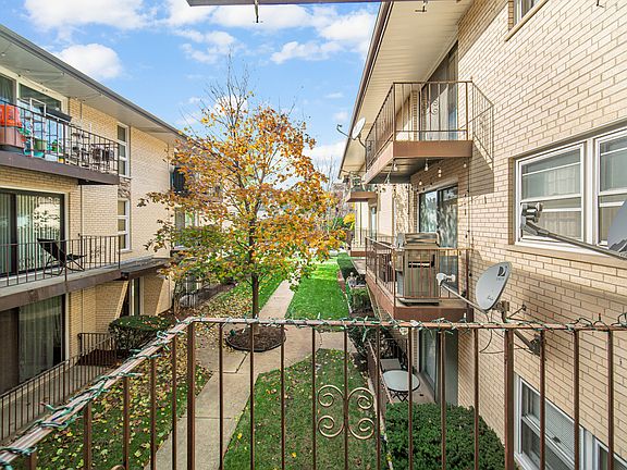 5th image of 4235 N Keeler Ave APT 2D