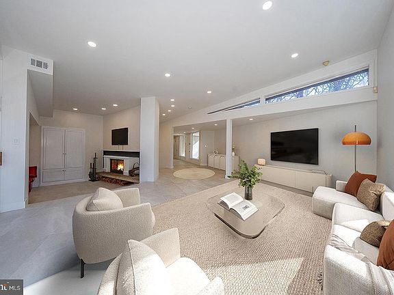 3rd image of 39 Fairview Rd