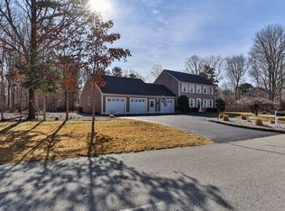 46 Grand Oak Rd, Forestdale, MA 02644
