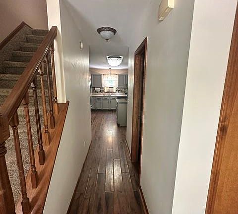 3rd image of 6574 Avon Dr