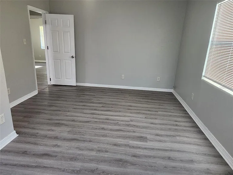 1040 Ruby St — Photo 7