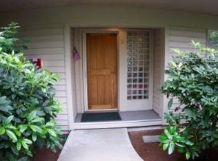 520 4th St APT 23, Kirkland, WA 98033