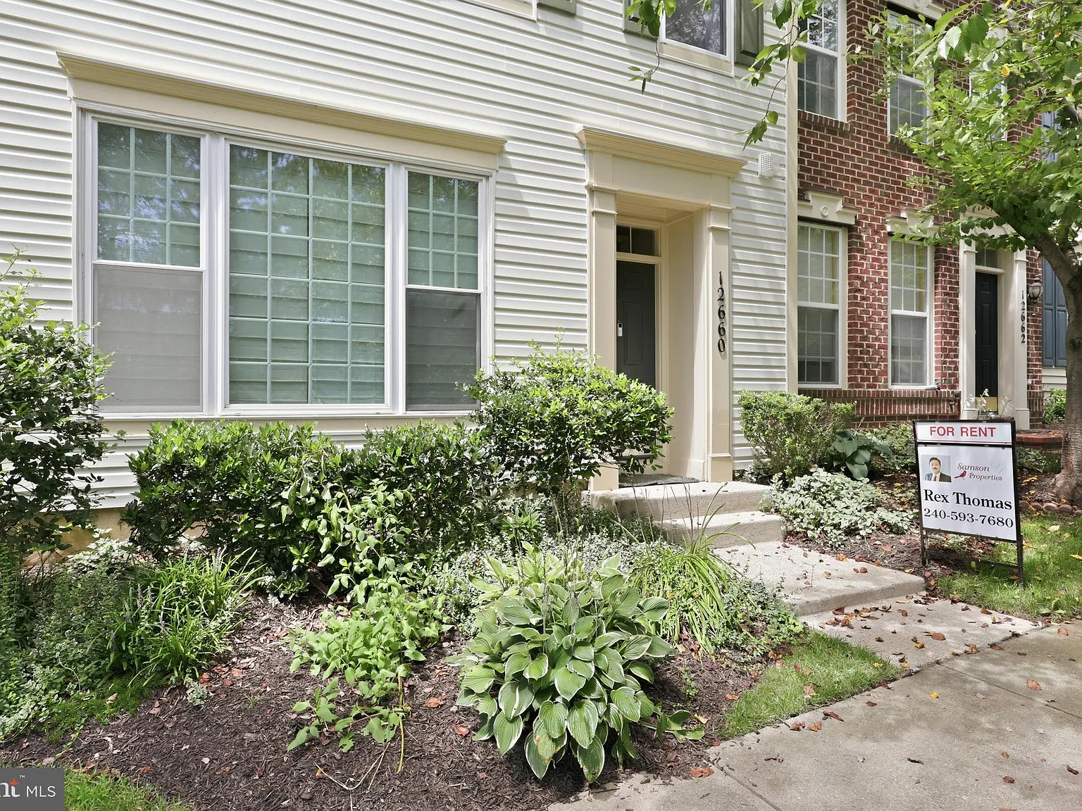 4 bed, 2.5 bath, 2640 sqft, $3,200 — Photo 4