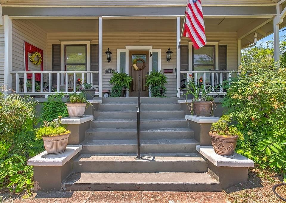 1st image of 309 W Josephine St