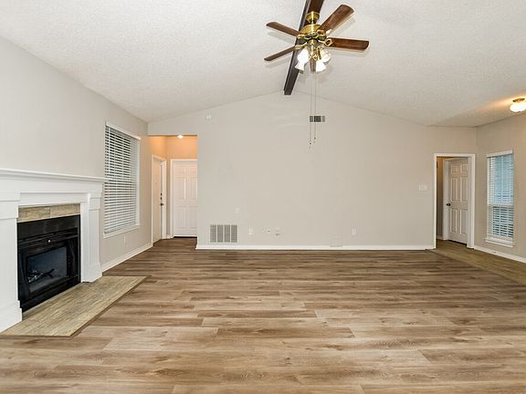 5th image of 426 Wheatridge St