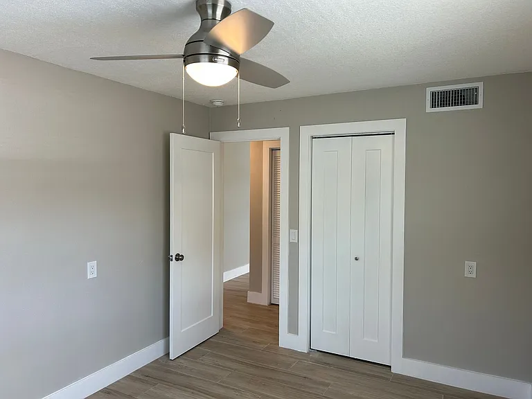 2502 Bay Blvd #1 — Photo 12