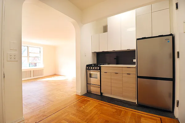 Rented by Uptown Flats LLC | media 11