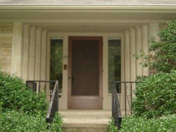 A gracious entry to the home.