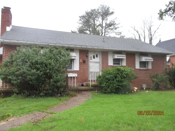 201 N Delphine Ave, Waynesboro, VA 22980