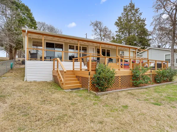 142 Ivy Ln, Mabank, TX 75156