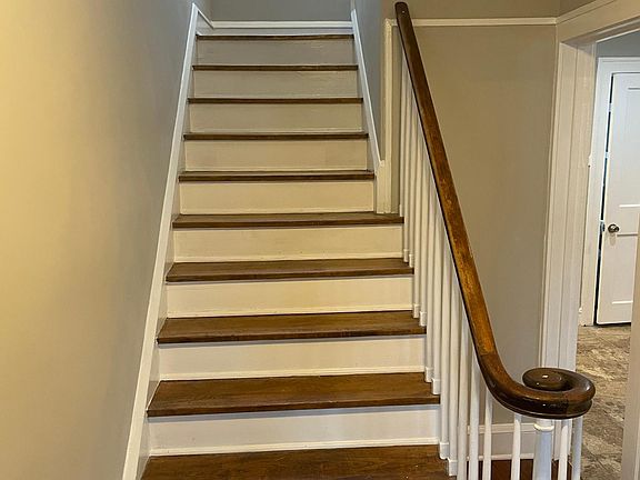 3rd image of 3348 Altamont Ave