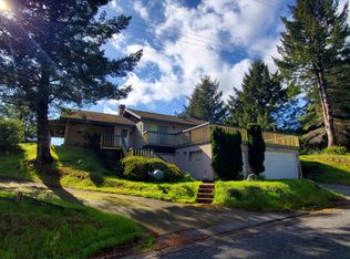 312 Redwood Rd, Whitethorn, CA 95589