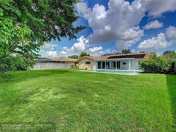 3rd image of 8532 Shadow Wood Blvd