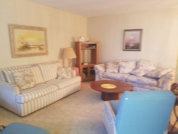 2nd image of 2050 NE 39th St #105N