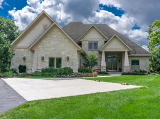 N32W29421 Mozart Rd, Pewaukee, WI 53072