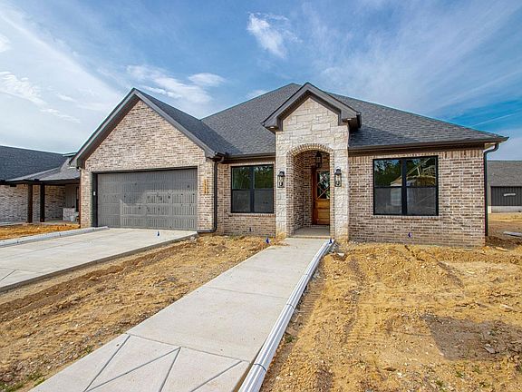 2nd image of 1536 Sawtooth Dr