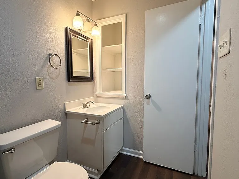5719 B Street — Photo 11