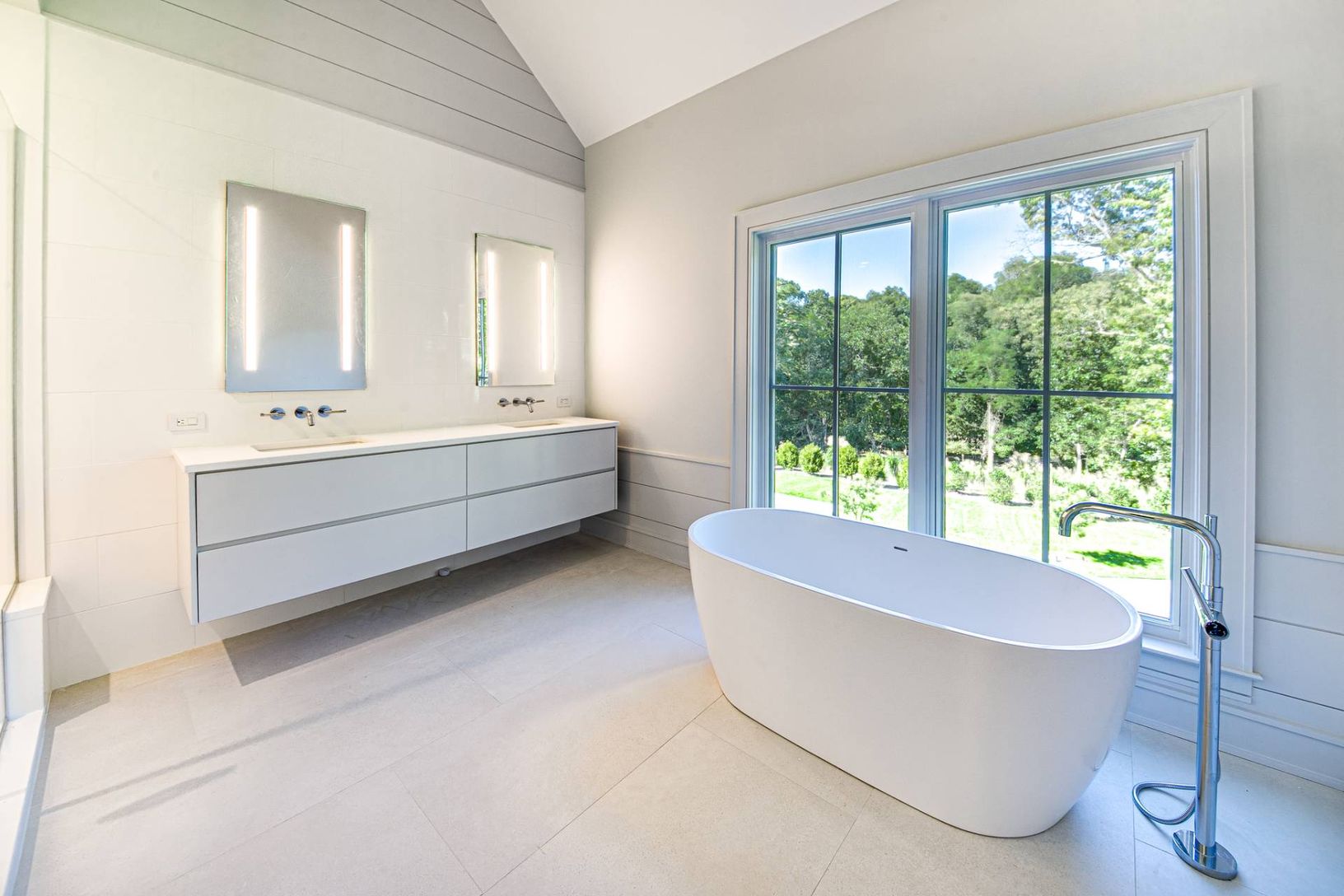  Primary Bedroom Bathroom