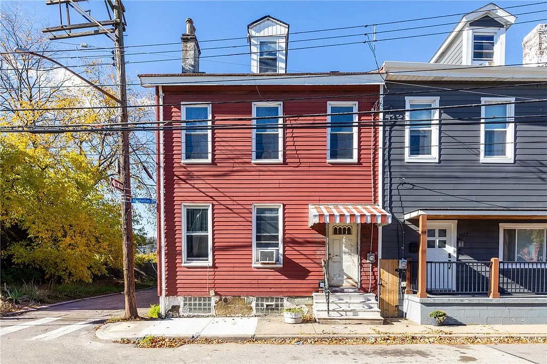1615 Manhattan St photo 1