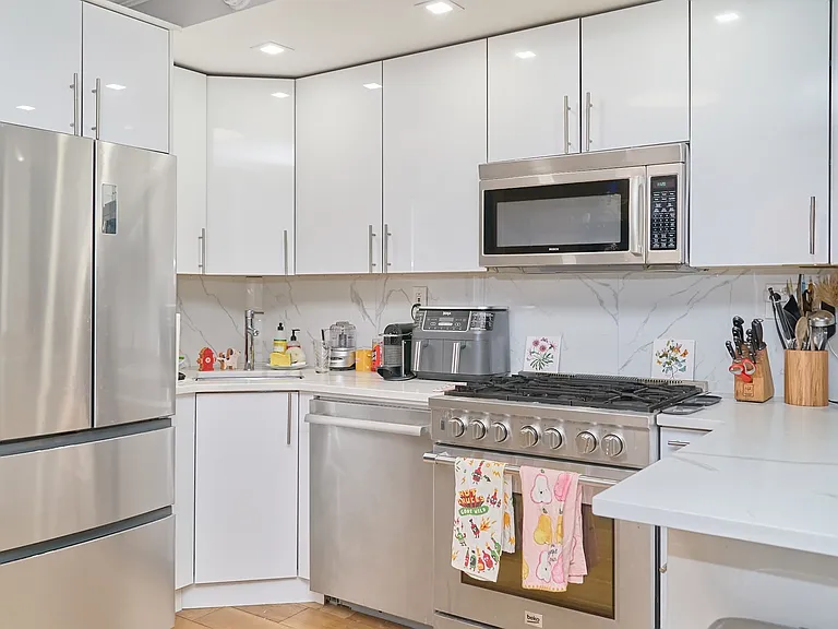 539 Manhattan Ave #1 — Photo 10