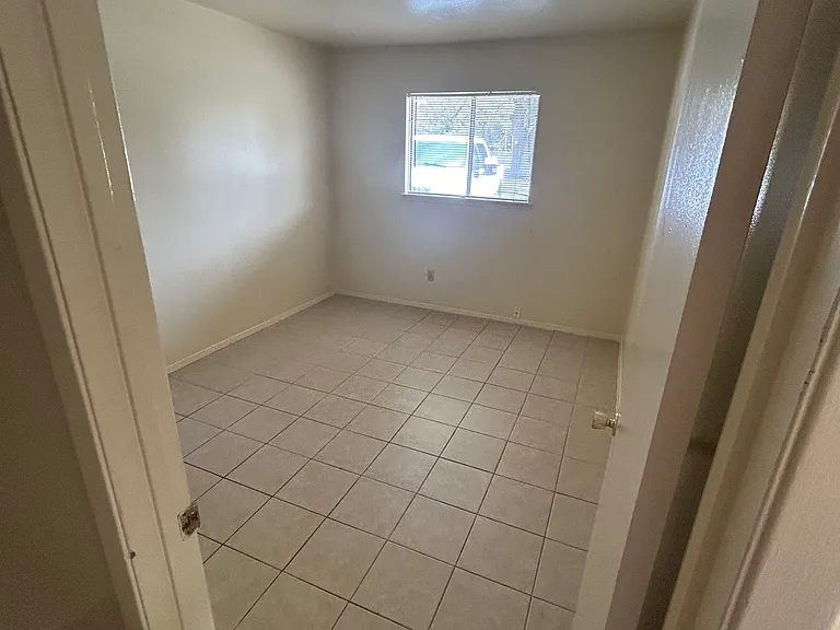 128 Moore St #4 — Photo 5