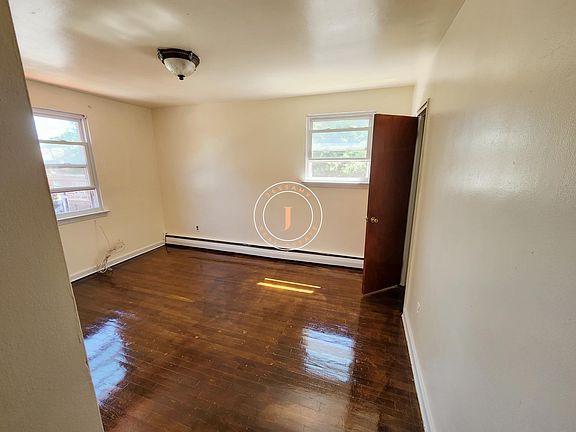 4th image of 746 Arnow Ave Floor 1