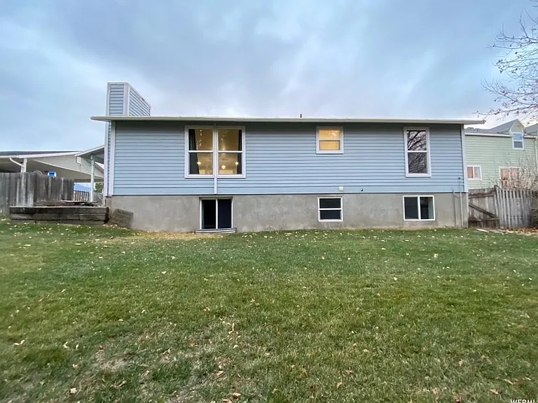 345 E 1200 N — Photo 13