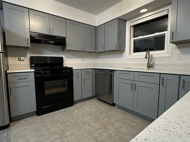 624 Rush St #B — Photo 10