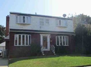 6 S Everett St, Valley Stream, NY 11580