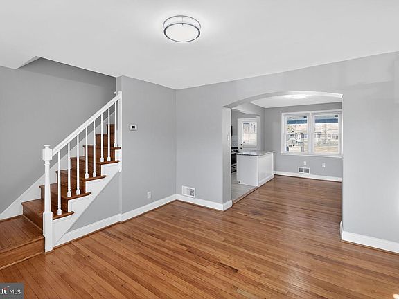 5th image of 3425 Dunran Rd