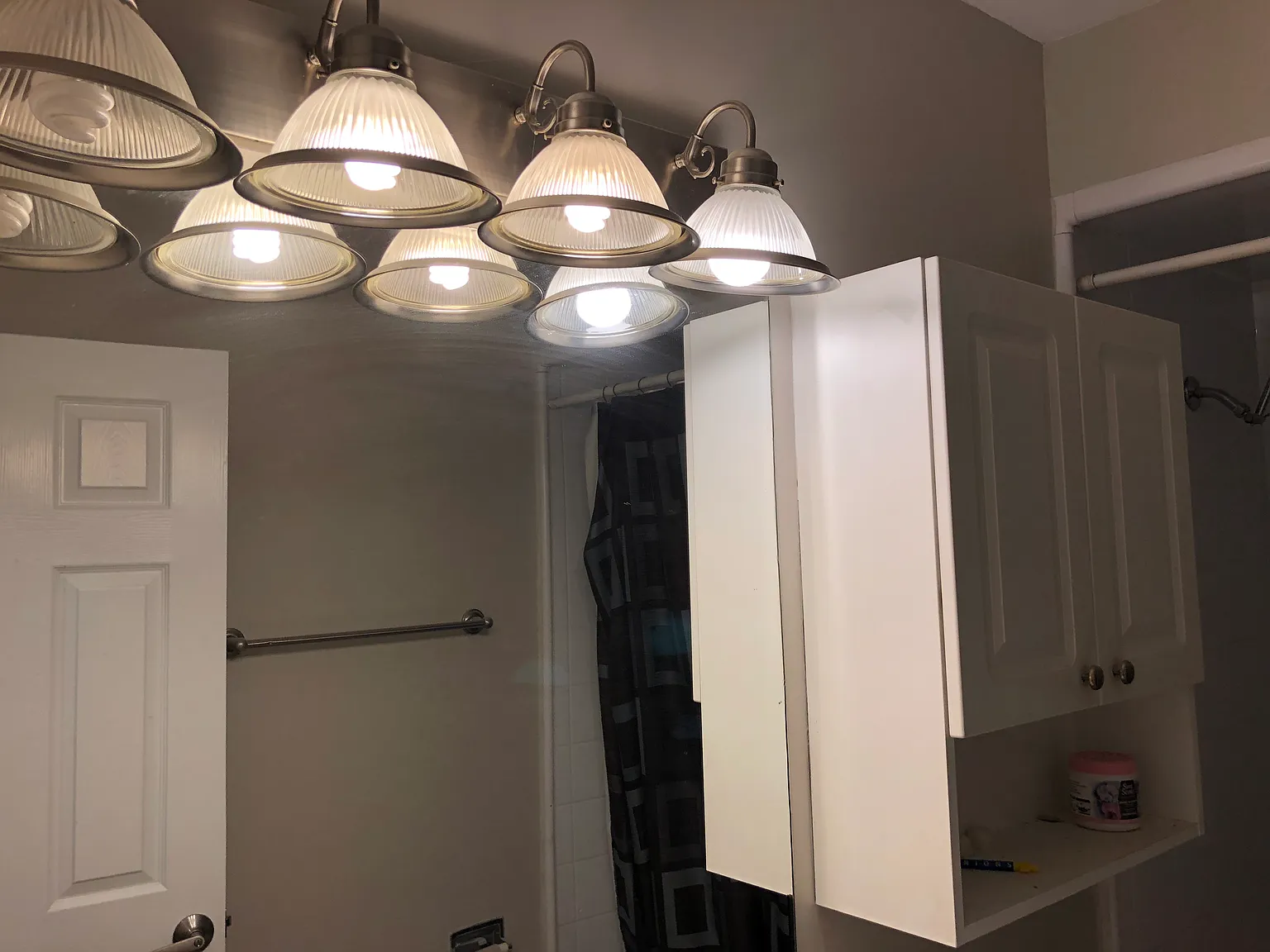 2 bed, 895 sqft, $1,800 — Photo 2