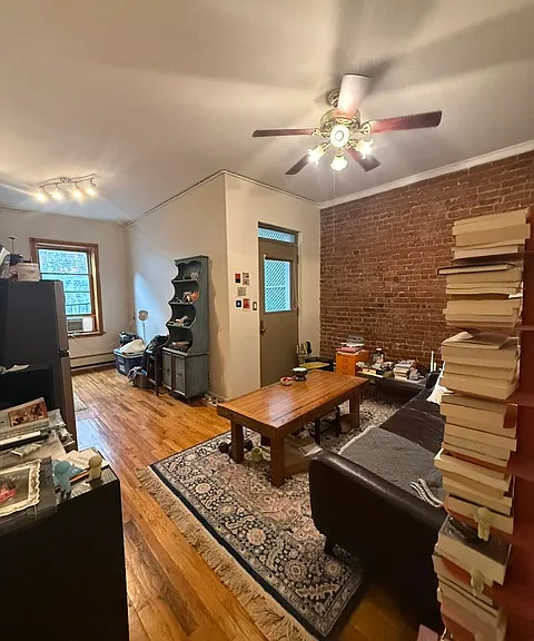 374 8th St #3B — Photo 4