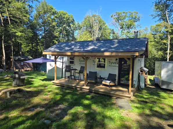 664 Red Oak Cir, Tidioute, PA 16351