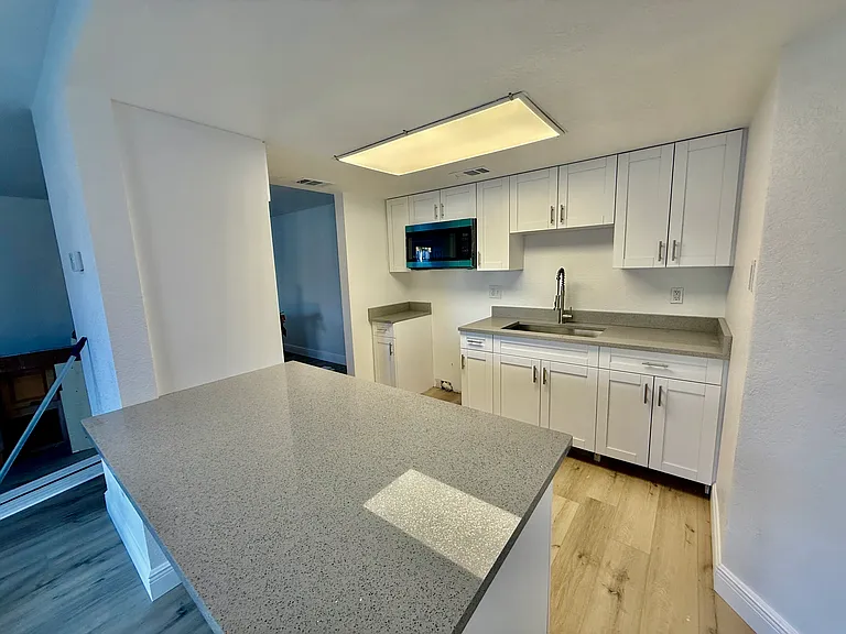 133 Sabal Ct #B — Photo 9