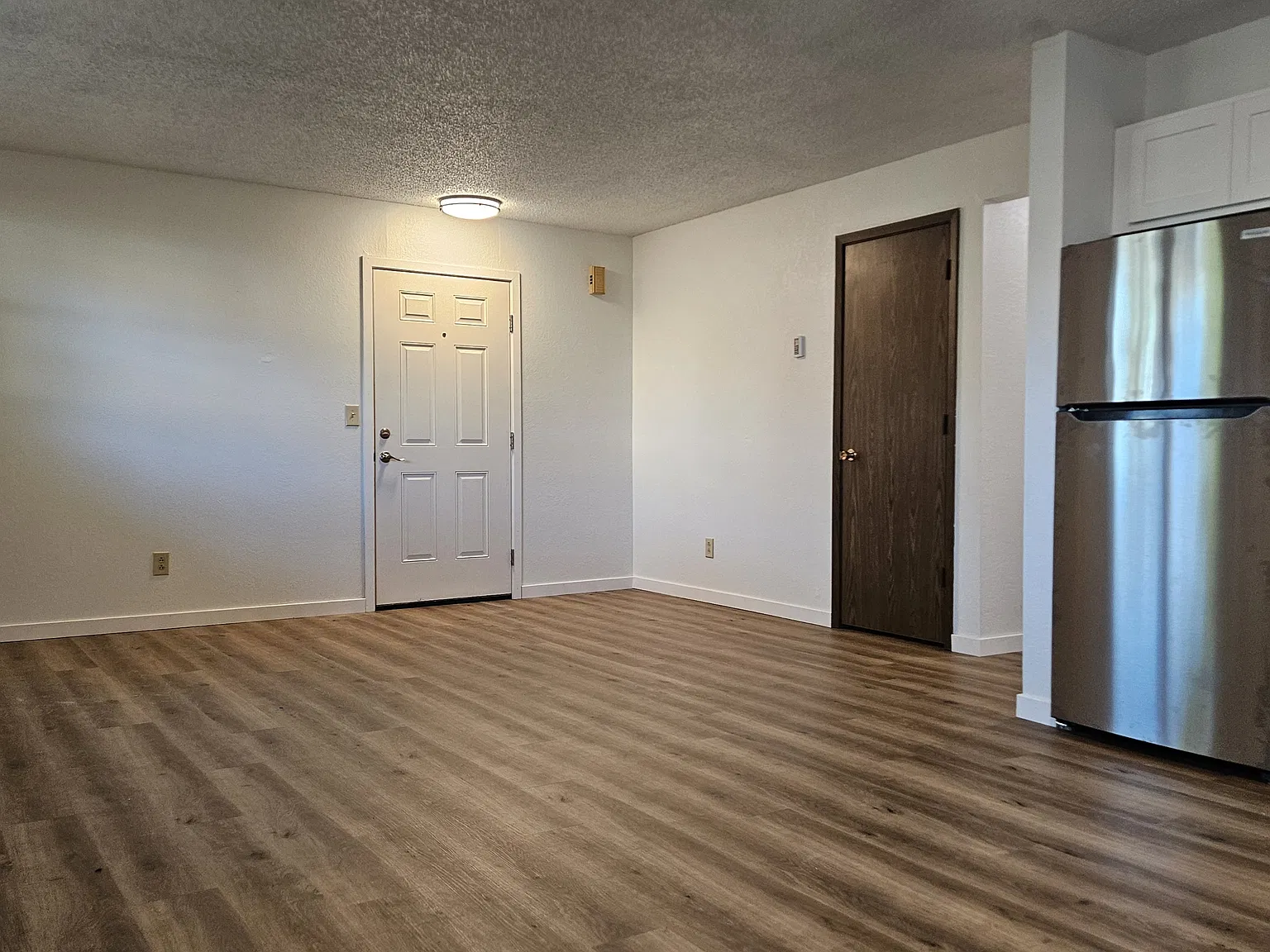 2855 Springreen Drive - 3 — Photo 2