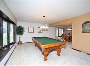 1 Glenview Ln, Lemont, IL